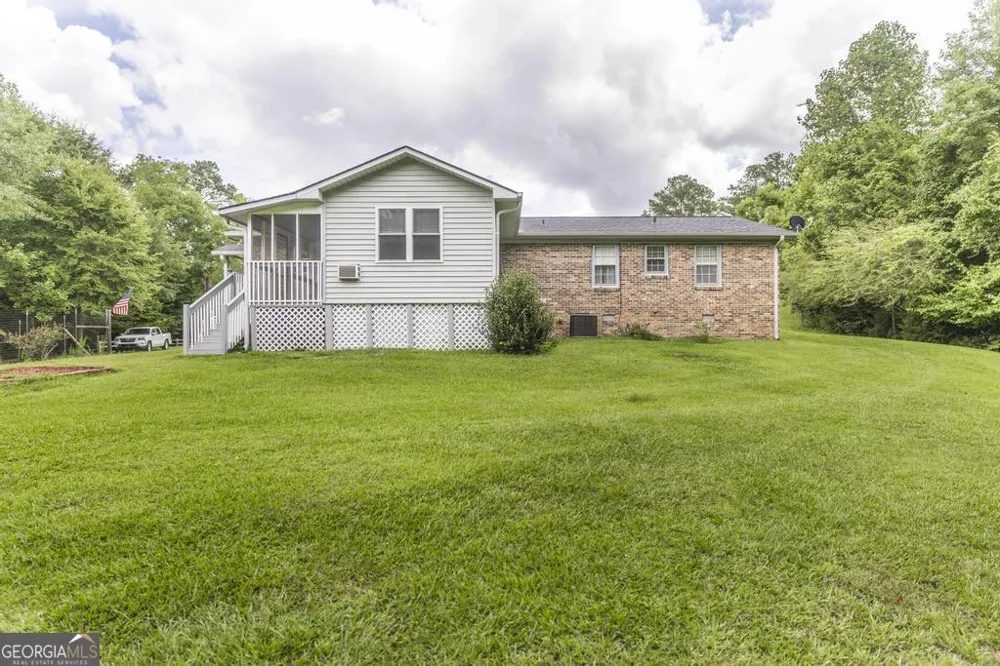 2567 Sofkee CIR Lizella, GA 31052