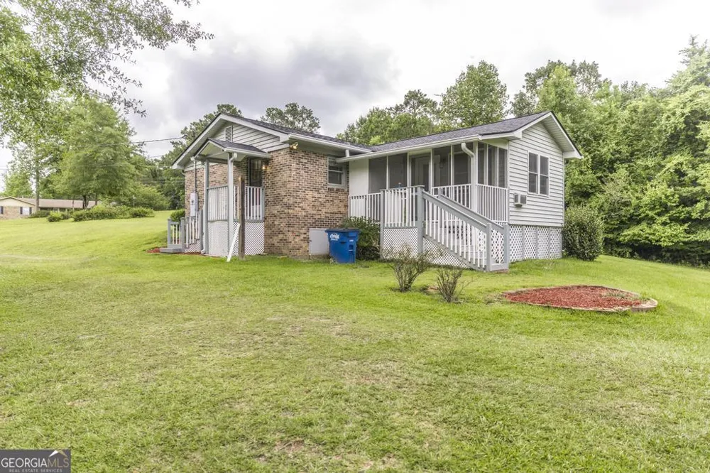 2567 Sofkee CIR Lizella, GA 31052