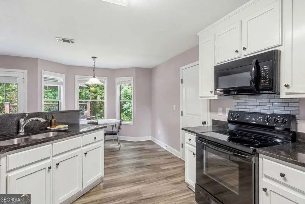 271 Oxmoor Close Winterville, GA 30683