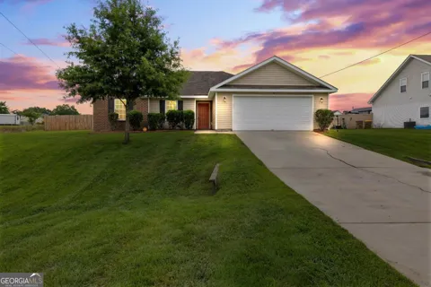 180 Bonnie CIR