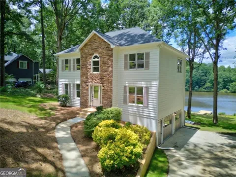 511 Lakeside DR