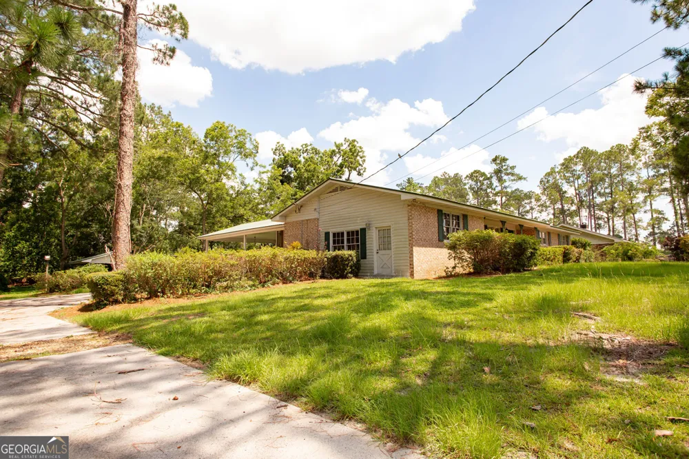 1604 Darling AVE Waycross, GA 31501