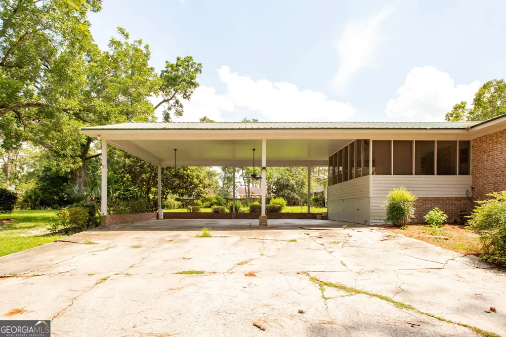 1604 Darling AVE Waycross, GA 31501