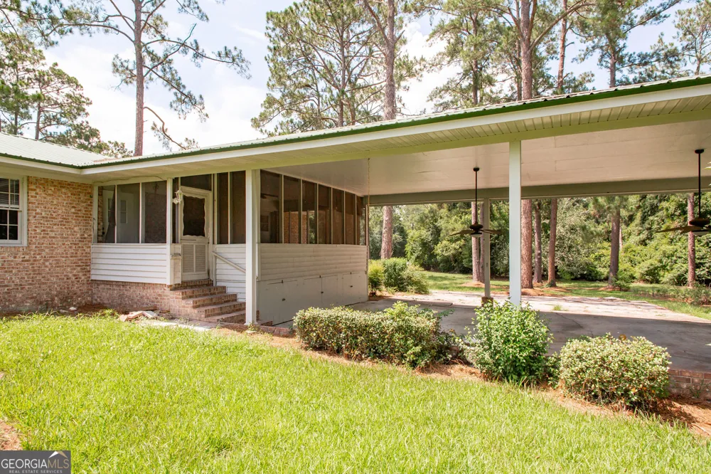 1604 Darling AVE Waycross, GA 31501