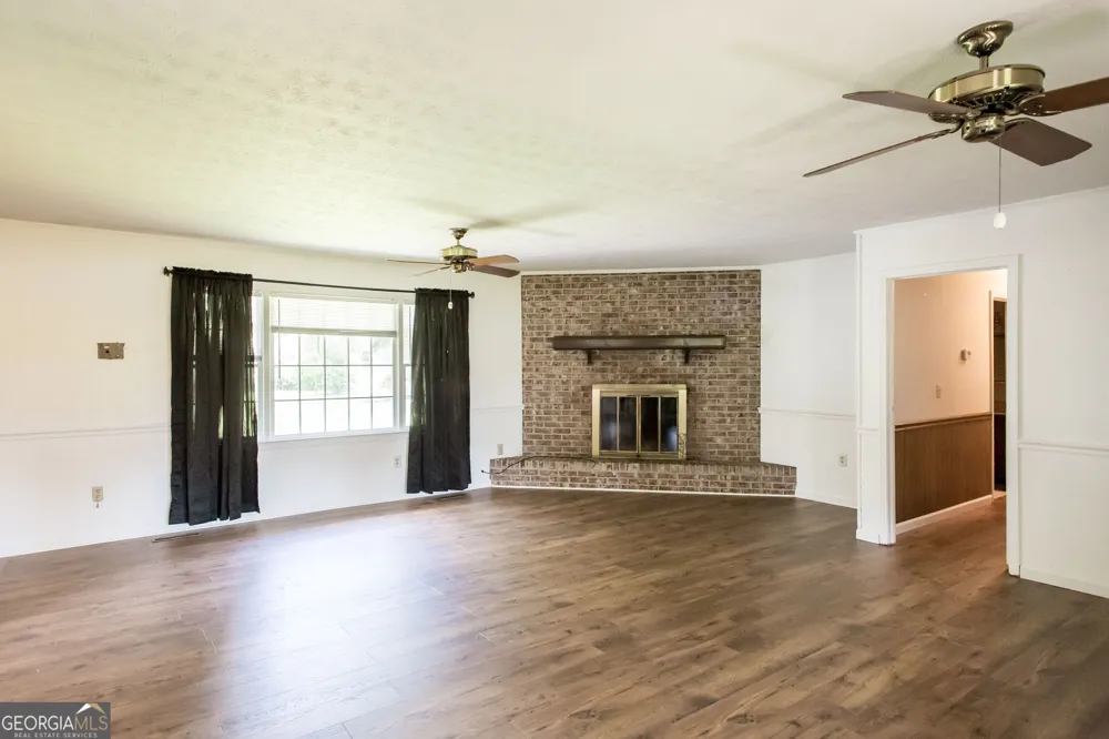 1604 Darling AVE Waycross, GA 31501