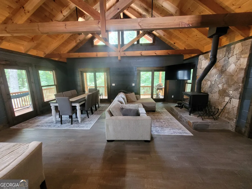 31 Cardinal RD SE White, GA 30184