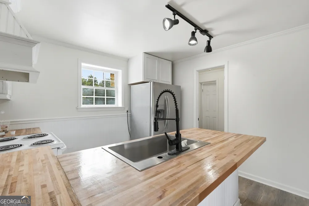 1115 S U S 1 Swainsboro, GA 30401