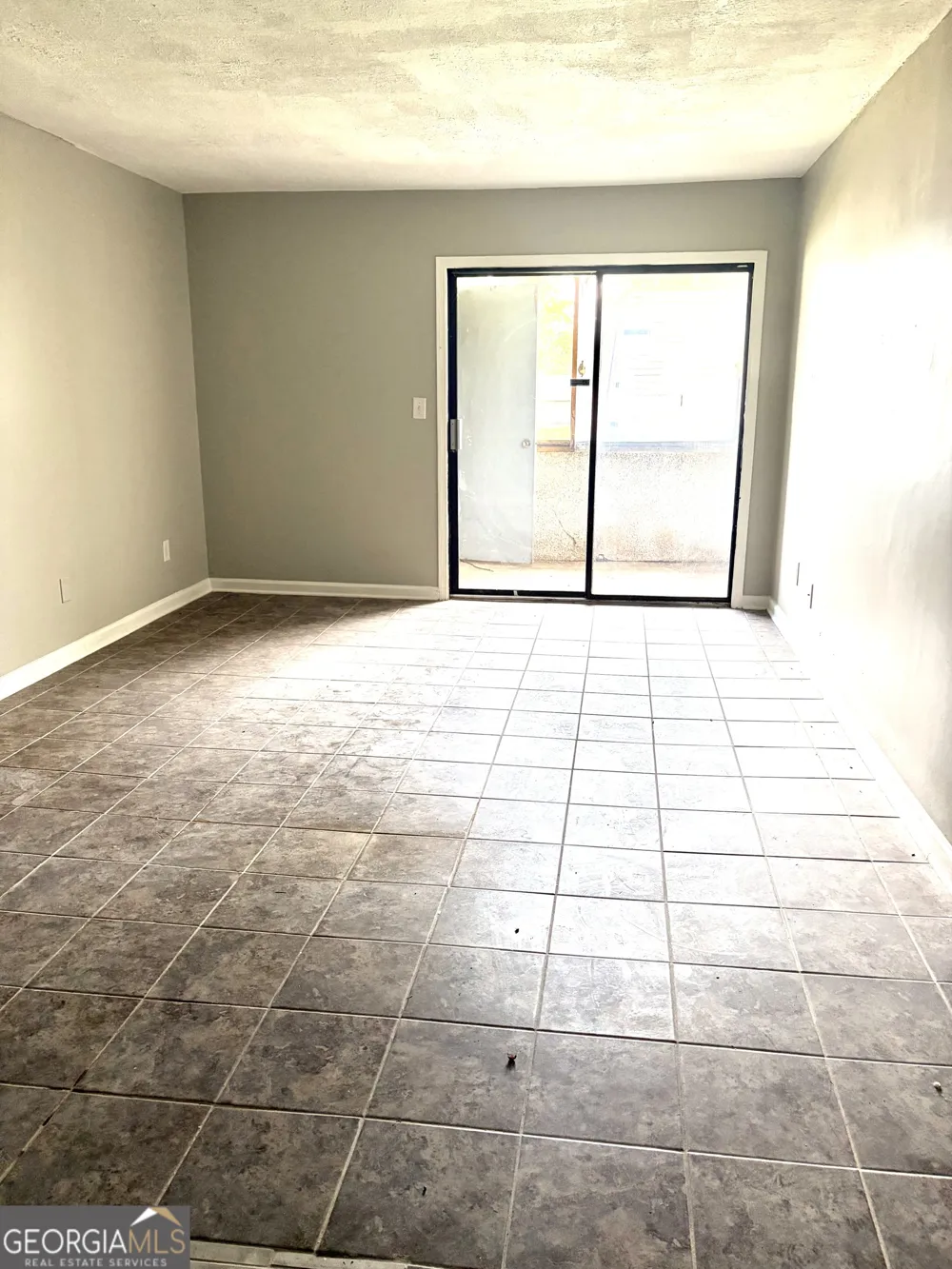 5945 Sutcliff SQ Lithonia, GA 30058