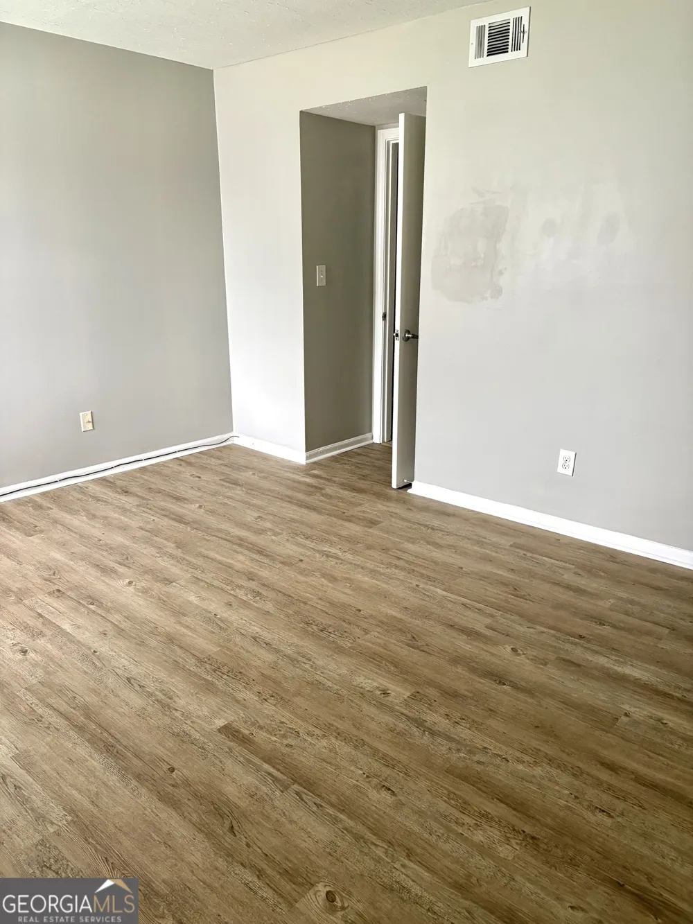 5945 Sutcliff SQ Lithonia, GA 30058