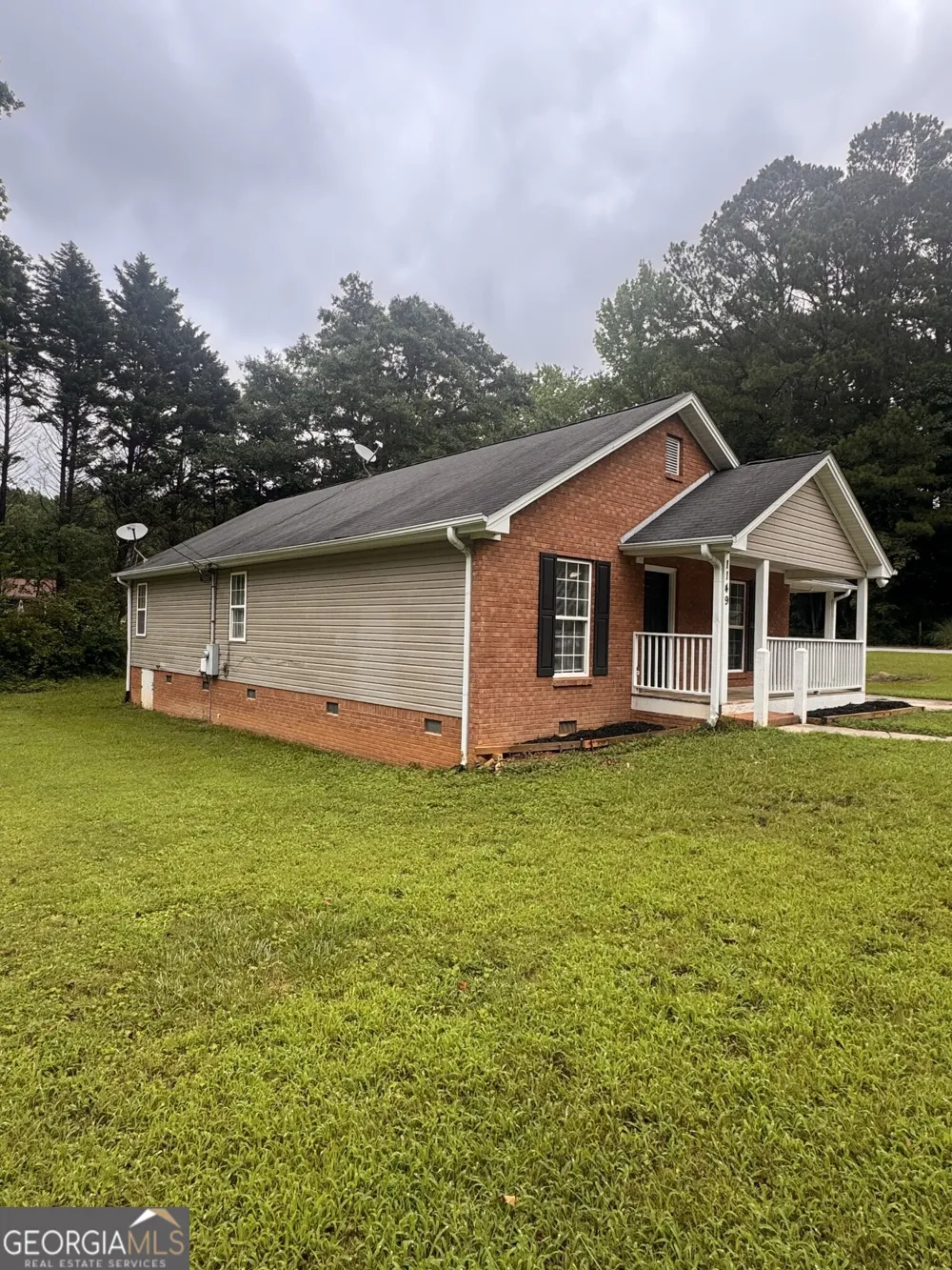 1149 Granite LN Loganville, GA 30052