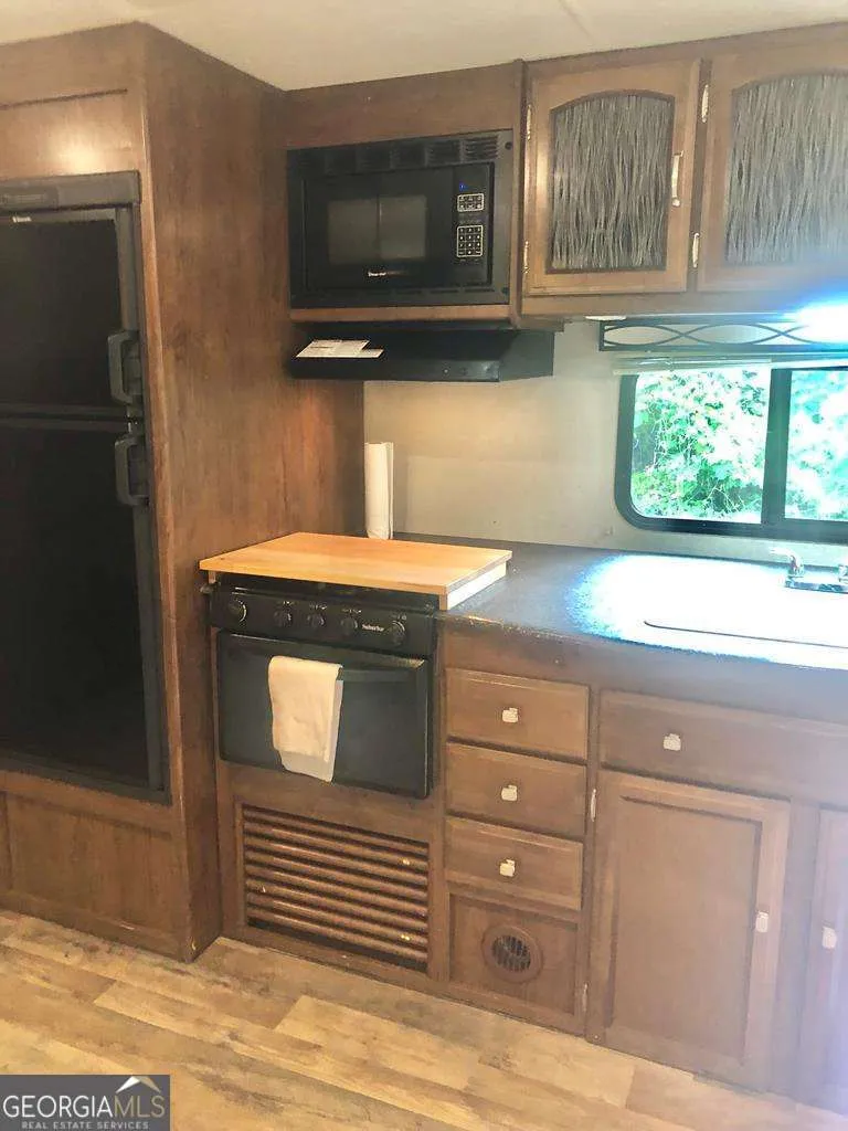 370B Log Cabin RD NE Milledgeville, GA 31061
