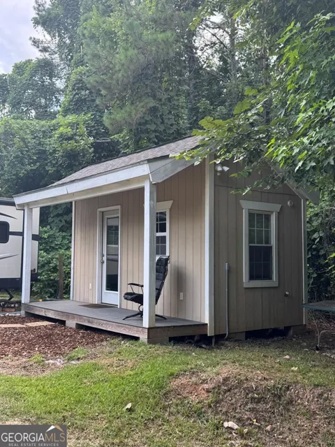370B Log Cabin RD NE