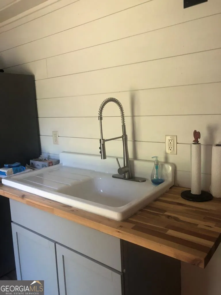 370B Log Cabin RD NE Milledgeville, GA 31061