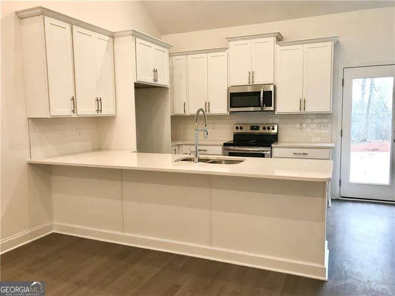 129 Mores Elm LOOP Waleska, GA 30183