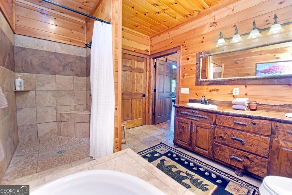71 High Country LN Morganton, GA 30560