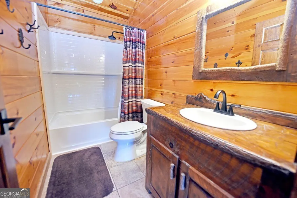71 High Country LN Morganton, GA 30560