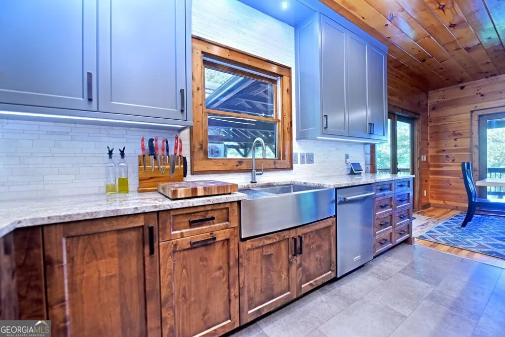 71 High Country LN Morganton, GA 30560