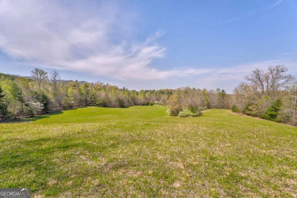 365 Waters RD McCaysville, GA 30555