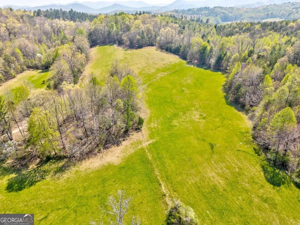 365 Waters RD McCaysville, GA 30555