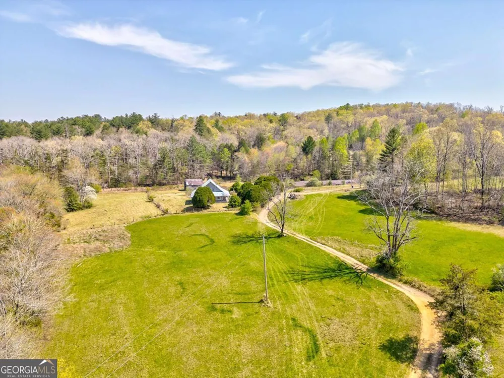 365 Waters RD McCaysville, GA 30555