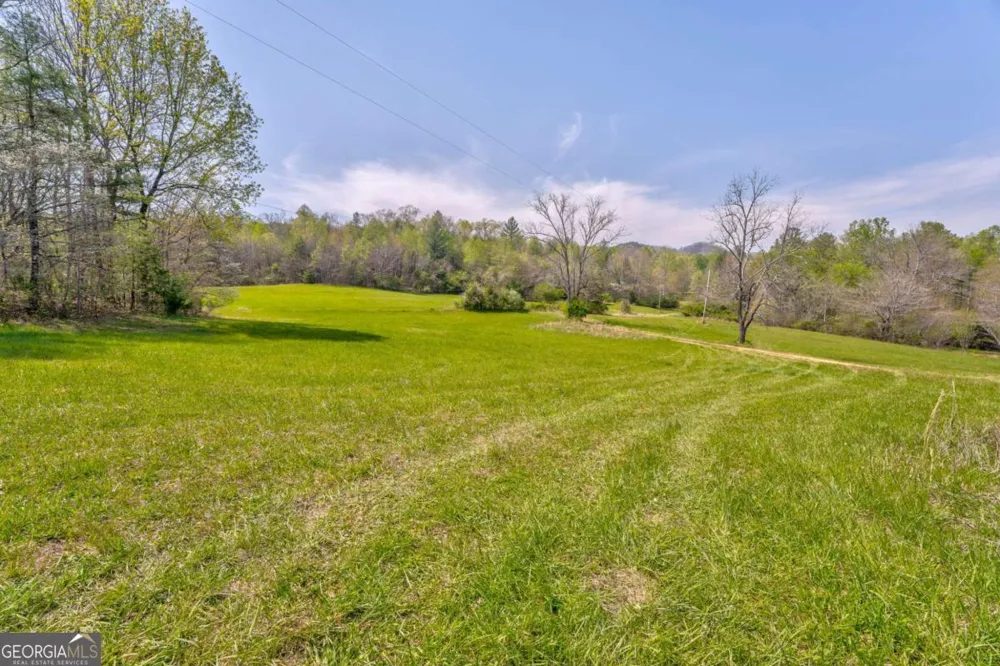 365 Waters RD McCaysville, GA 30555