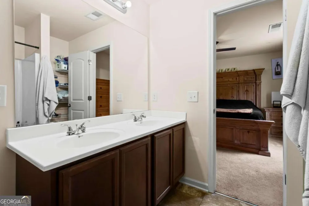 10 Windsor CT Kingston, GA 30145