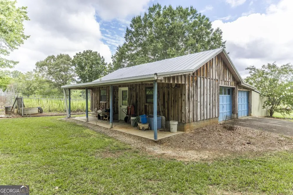 8457 Lower Thomaston RD Lizella, GA 31052