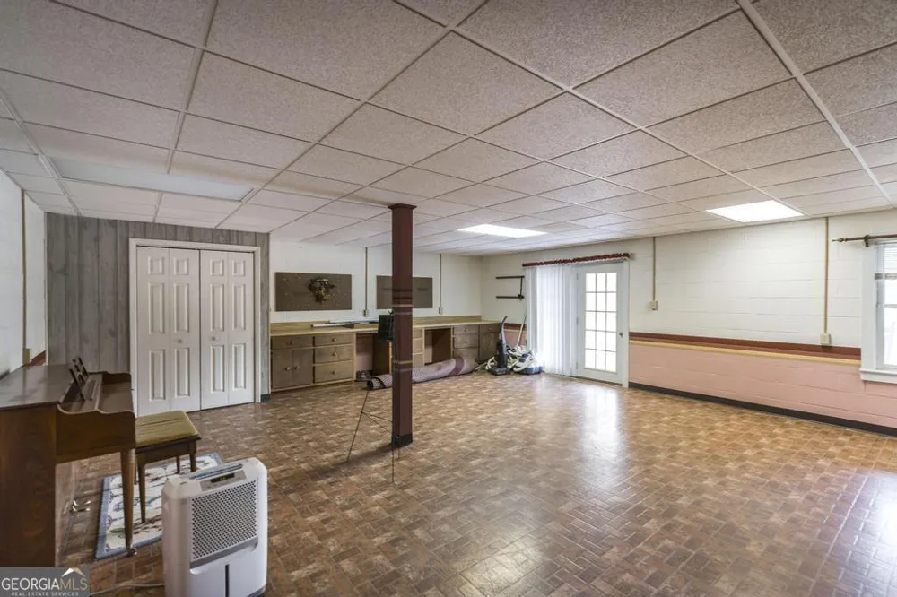 8457 Lower Thomaston RD Lizella, GA 31052