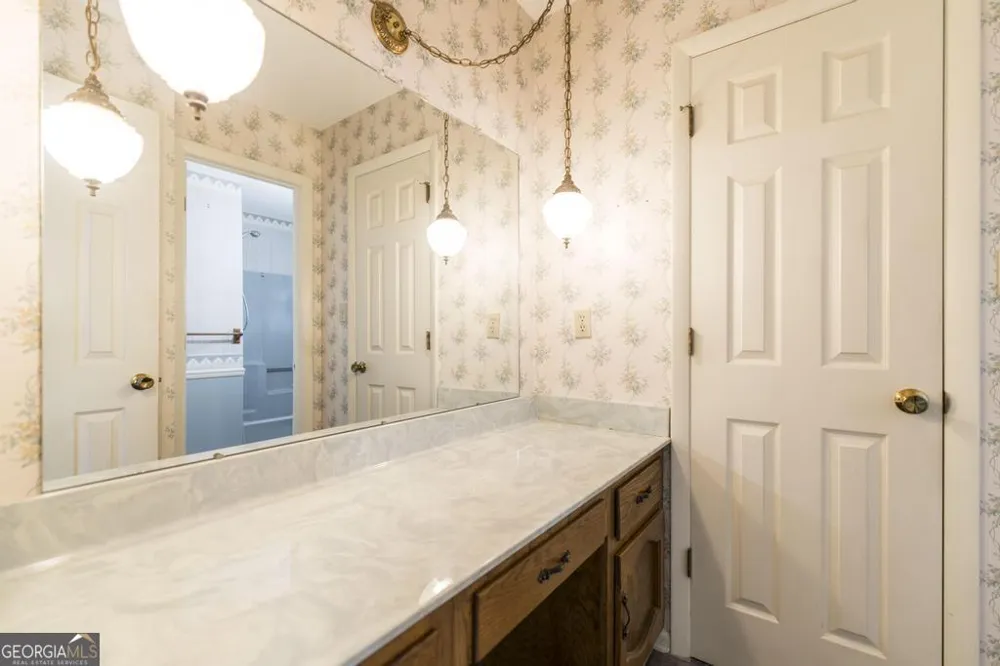 8457 Lower Thomaston RD Lizella, GA 31052
