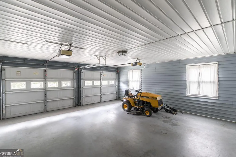 8457 Lower Thomaston RD Lizella, GA 31052