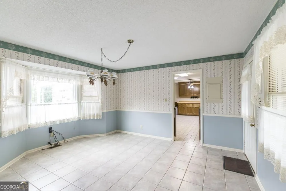 8457 Lower Thomaston RD Lizella, GA 31052