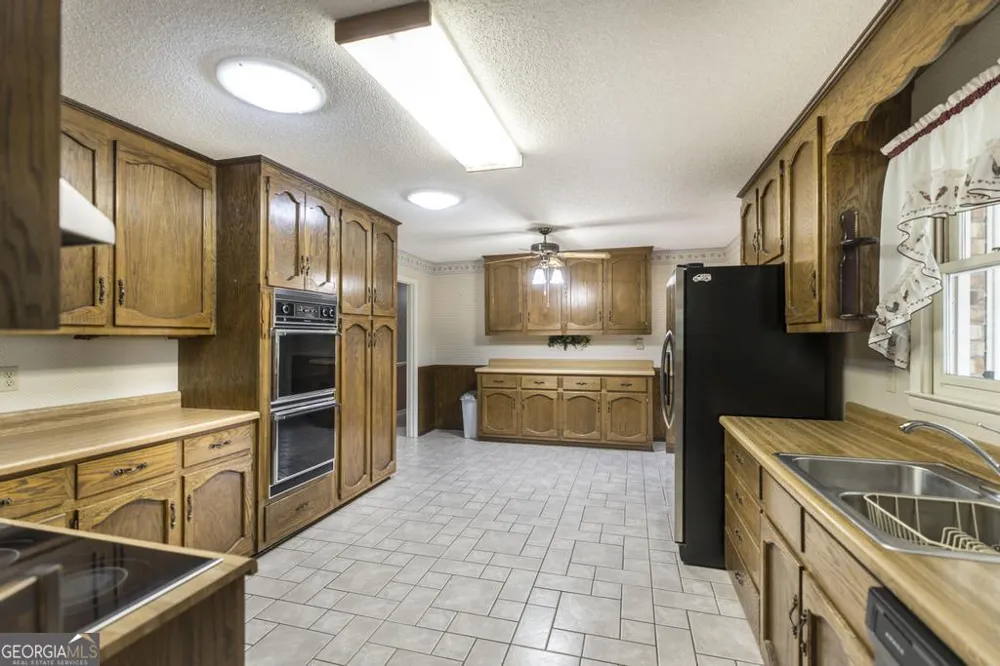8457 Lower Thomaston RD Lizella, GA 31052