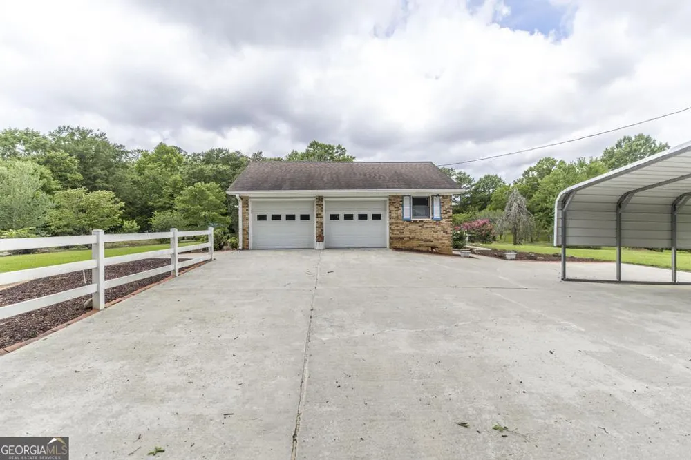 8457 Lower Thomaston RD Lizella, GA 31052