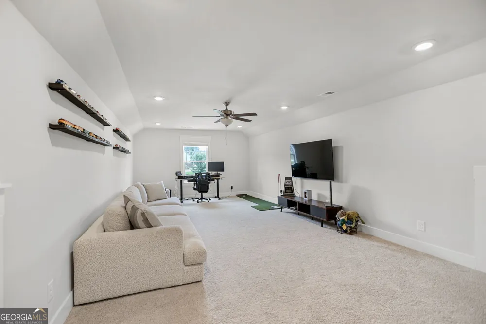 96 Whites Pond RD Moreland, GA 30259