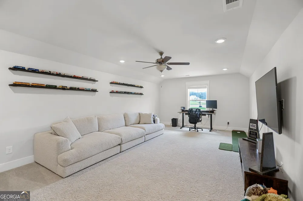 96 Whites Pond RD Moreland, GA 30259