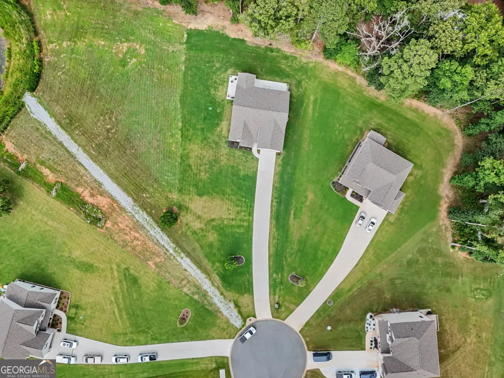 96 Whites Pond RD Moreland, GA 30259