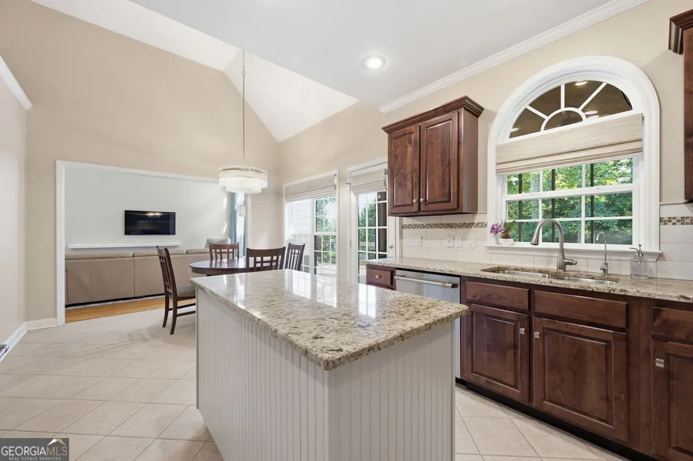 7 Windsor LN Ringgold, GA 30736