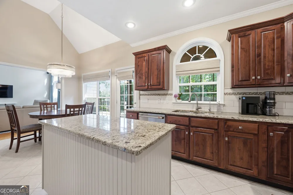 7 Windsor LN Ringgold, GA 30736