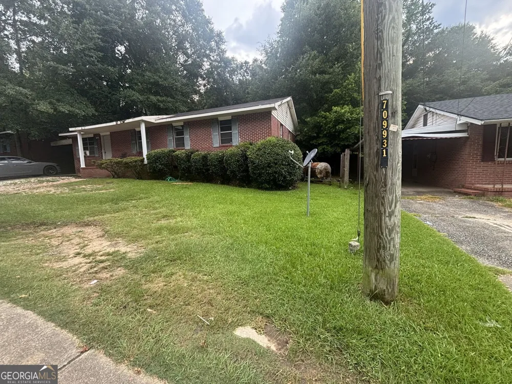 1047 Amber DR Columbus, GA 31907