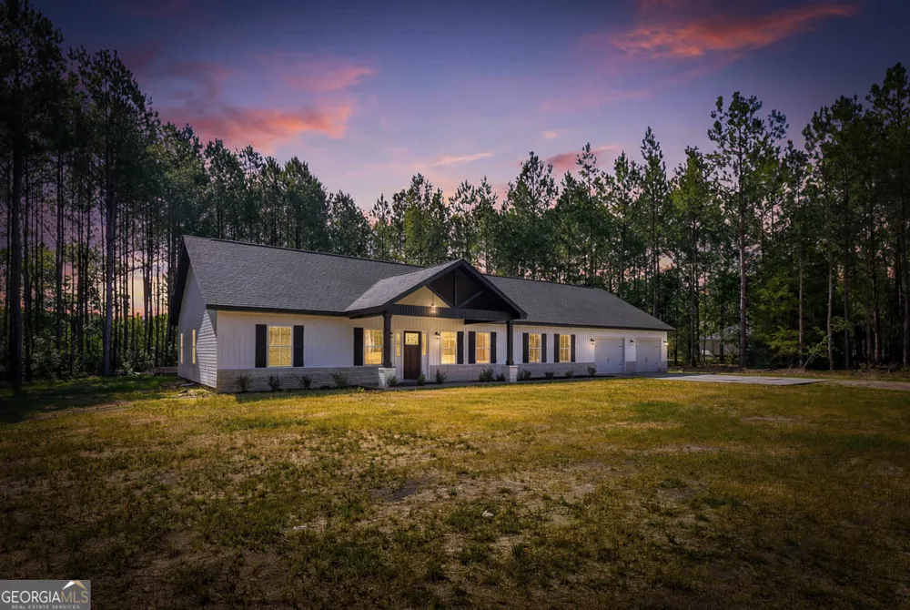 7299 Manningtown RD Jesup, GA 31546