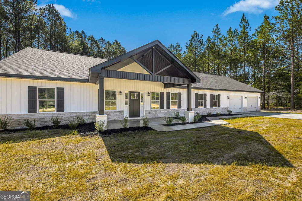 7299 Manningtown RD Jesup, GA 31546