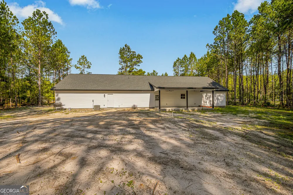 7299 Manningtown RD Jesup, GA 31546