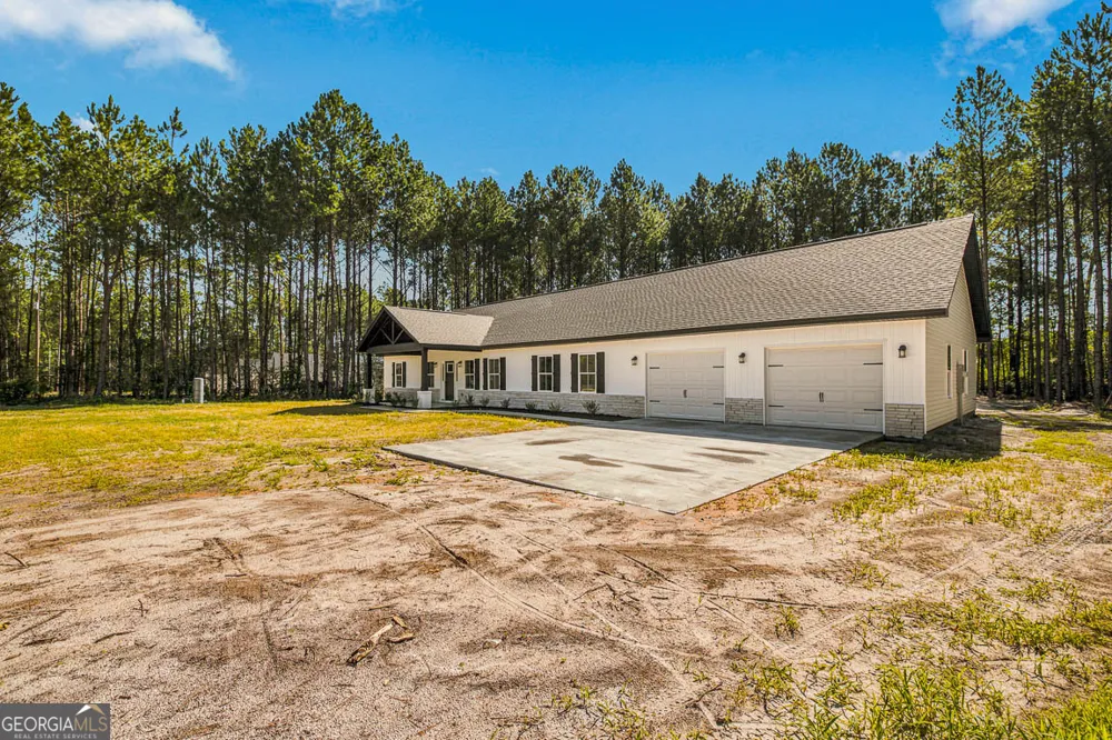 7299 Manningtown RD Jesup, GA 31546