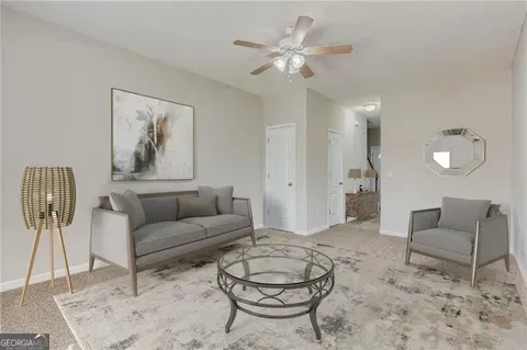 762 Commerce Riverdale, GA 30296