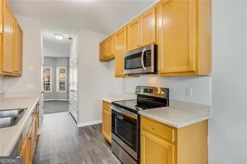 762 Commerce Riverdale, GA 30296