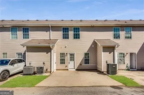 762 Commerce Riverdale, GA 30296