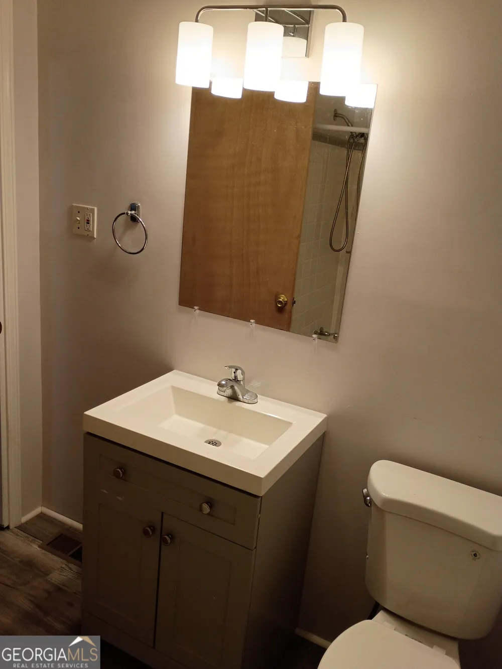 70 Fifth ST Hartwell, GA 30643