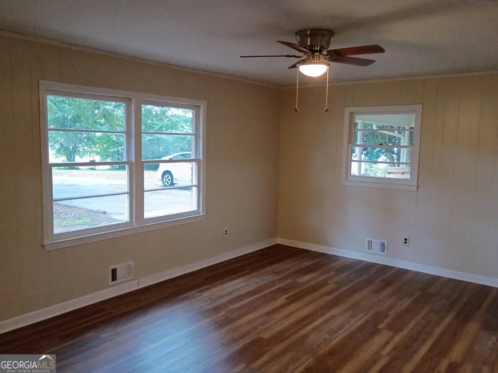 70 Fifth ST Hartwell, GA 30643