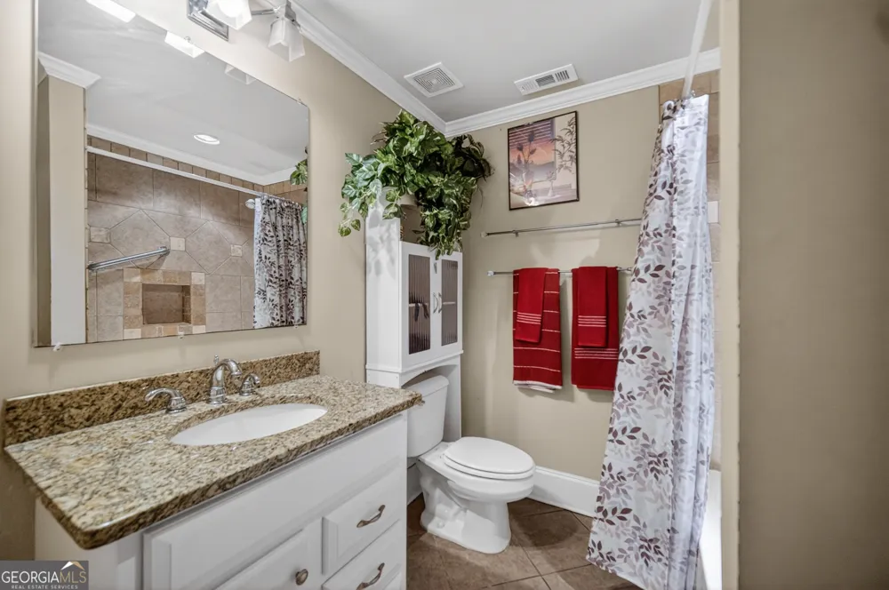 3565 Candytuft RUN Auburn, GA 30011