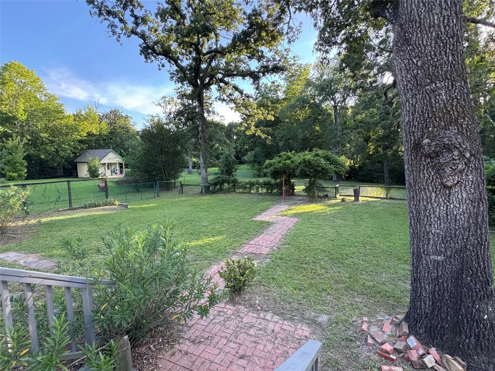 722 S Prairieville Athens, TX 75751